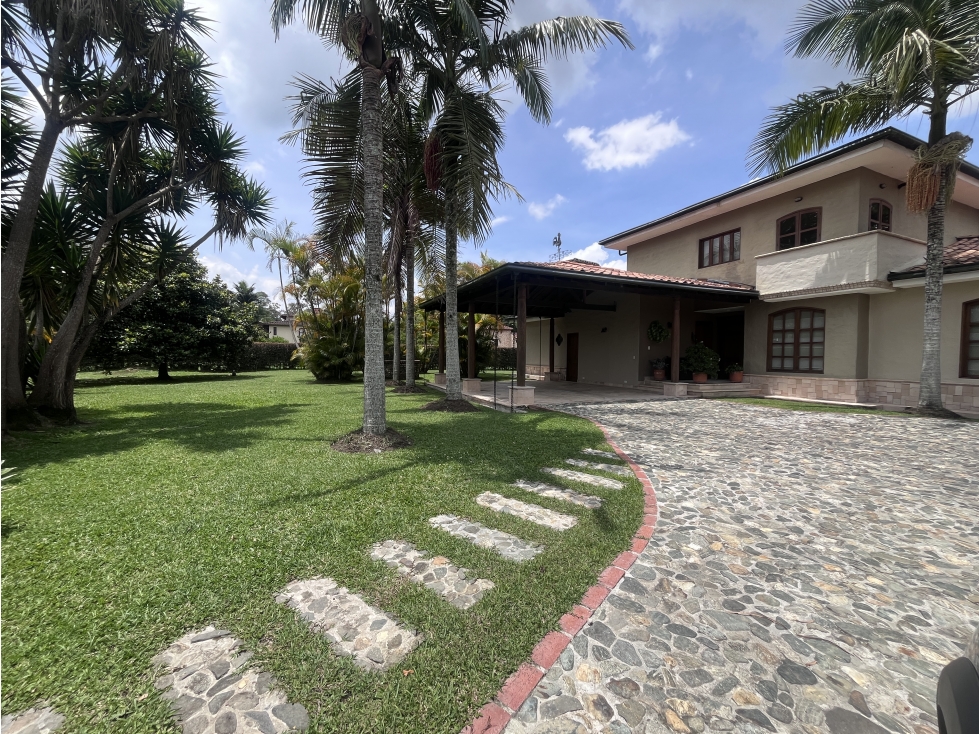 CASA CAMPESTRE EN LLANOGRANDE, CERCA A GUALANDAY