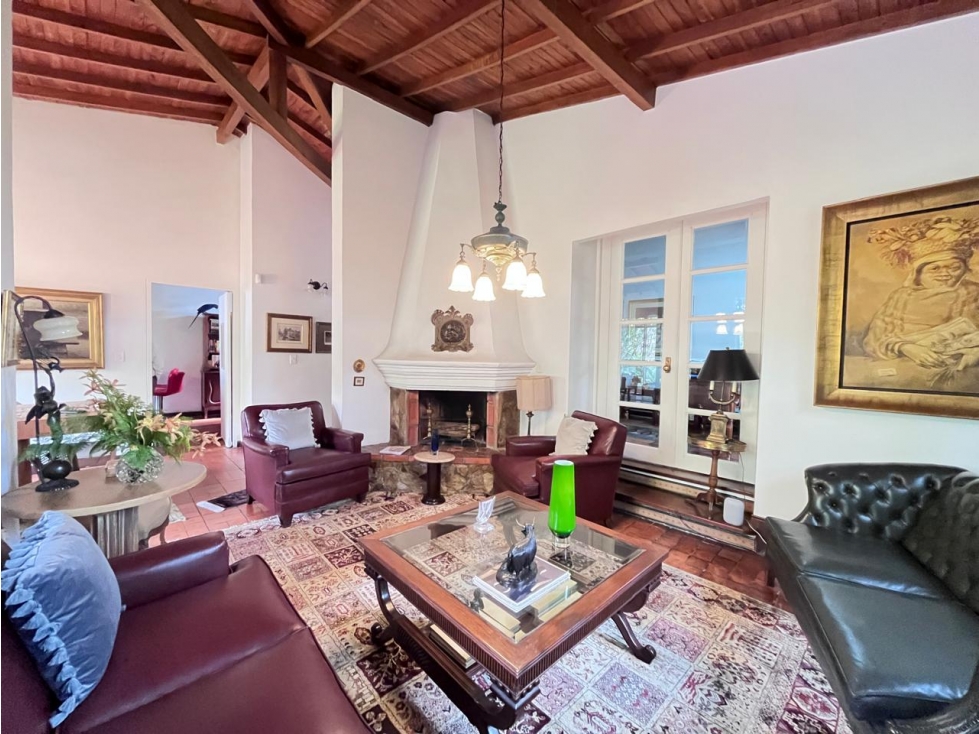 Casa en Las Brujas Envigado con zona verde