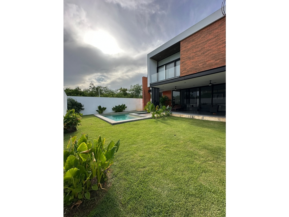 RENTA CASA EN YUCATAN COUNTRY CLUB — foto 2