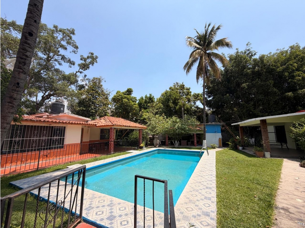 VENTA DE 2 CASAS CON ALBERCA EN HUATECALCO,MORELOS