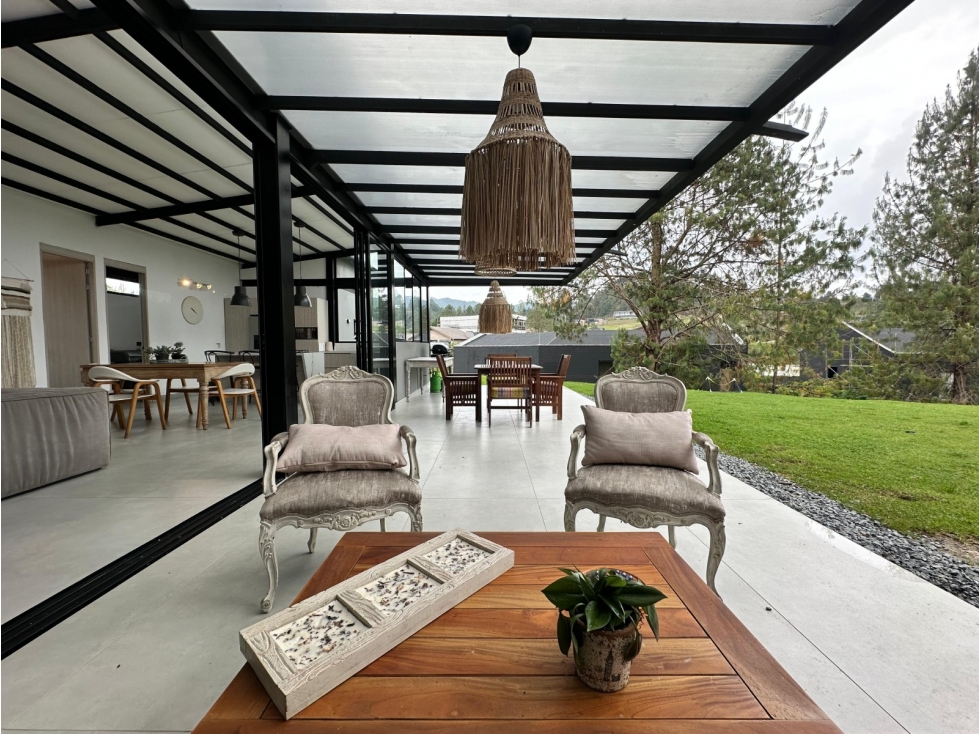 Espectácular casa en El Escobero parte alta — foto 2