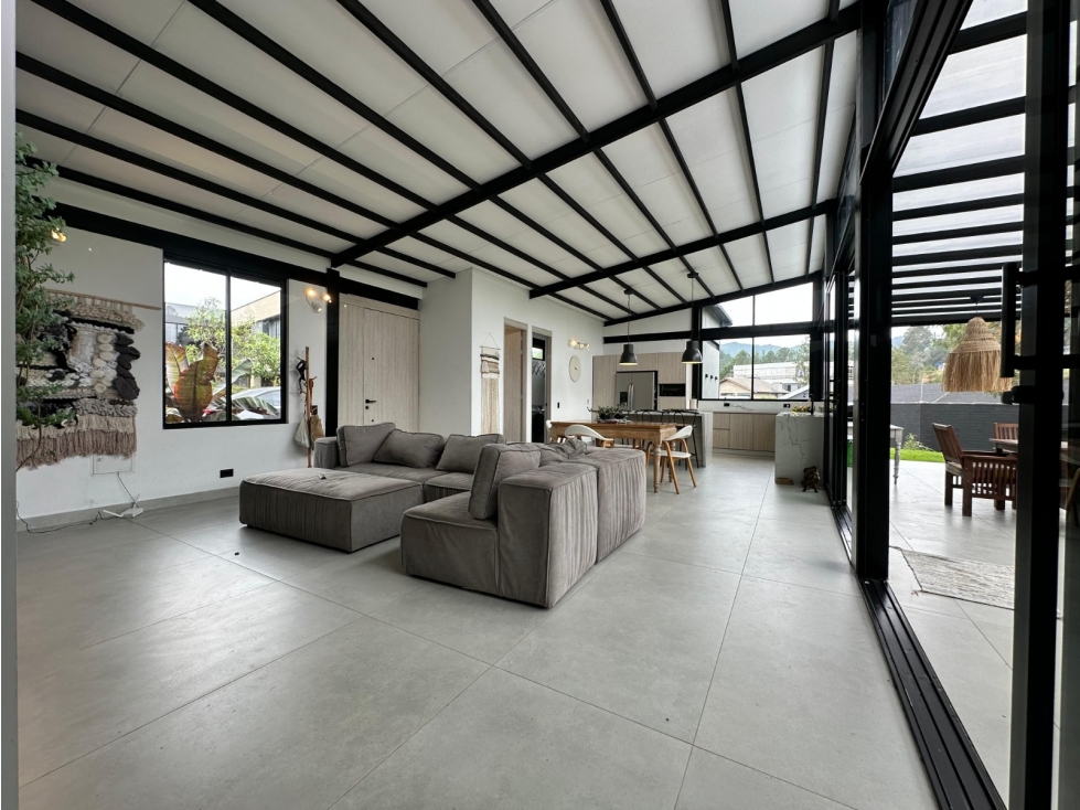 Espectácular casa en El Escobero parte alta — foto 3