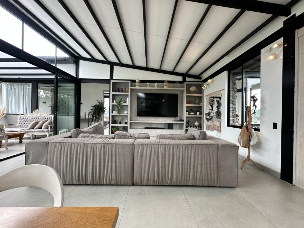 Espectácular casa en El Escobero parte alta — foto 5