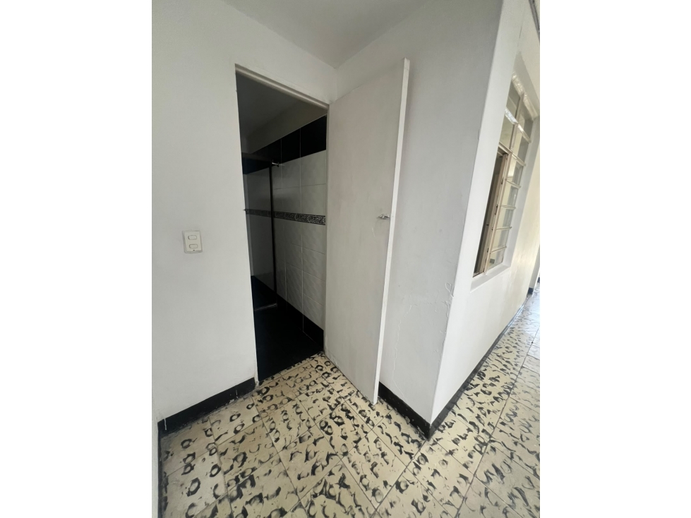 SE ARRIENDA CASA MANRIQUE — foto 5