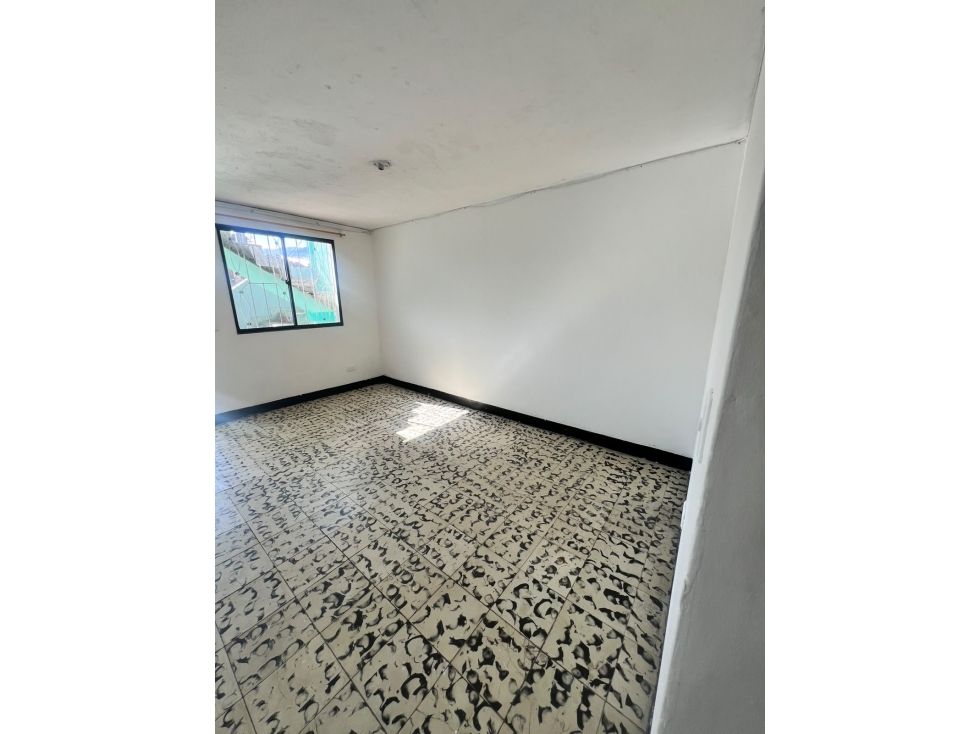 SE ARRIENDA CASA MANRIQUE — foto 6