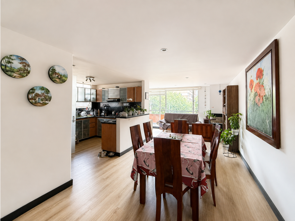 Apartamento exterior con balcones en venta en Chicó Navarra