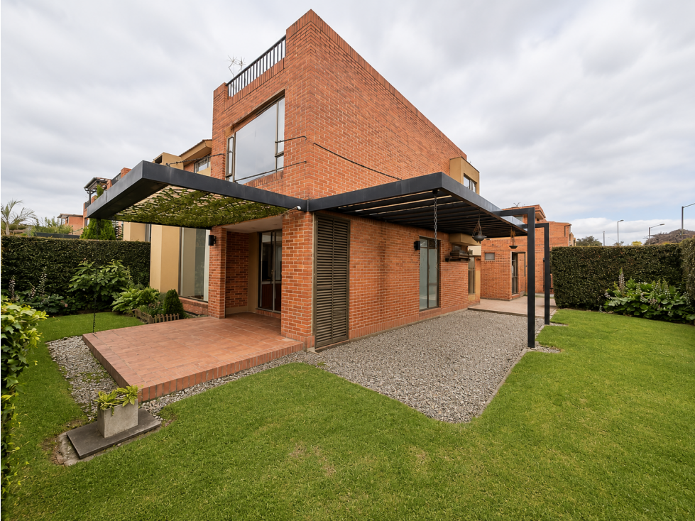 Casa Esquinera en venta en Arrayanes | Club House, Jardín y Terraza — foto 3