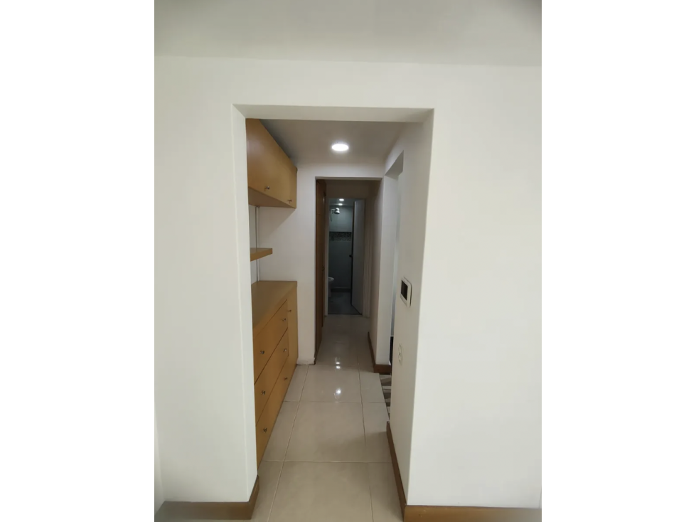 Apartamento En Laureles, Remodelado, Precio De Oportunidad — foto 4