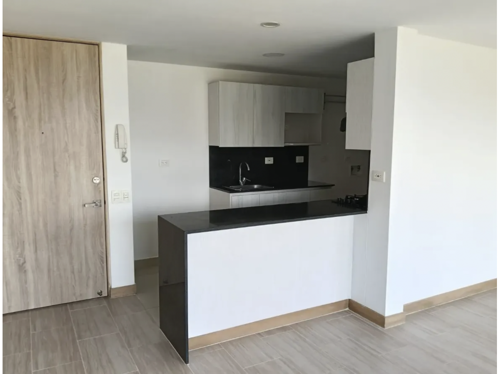 Exclusivo Apartamento En Venta En Los Balsos — foto 3
