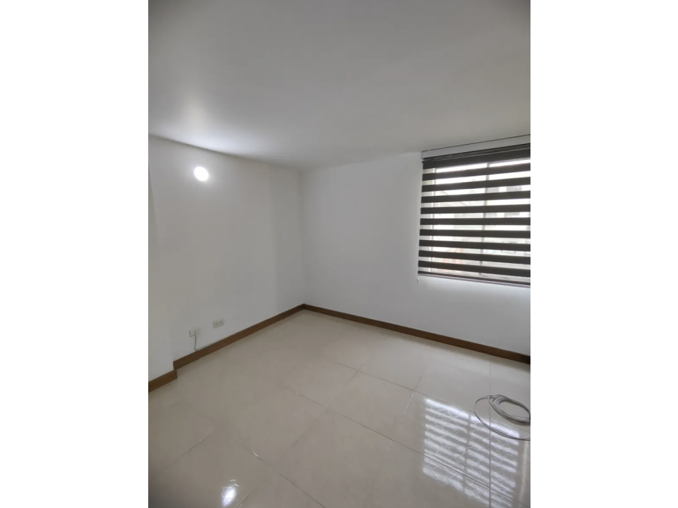 Apartamento En Laureles, Remodelado, Precio De Oportunidad — foto 6