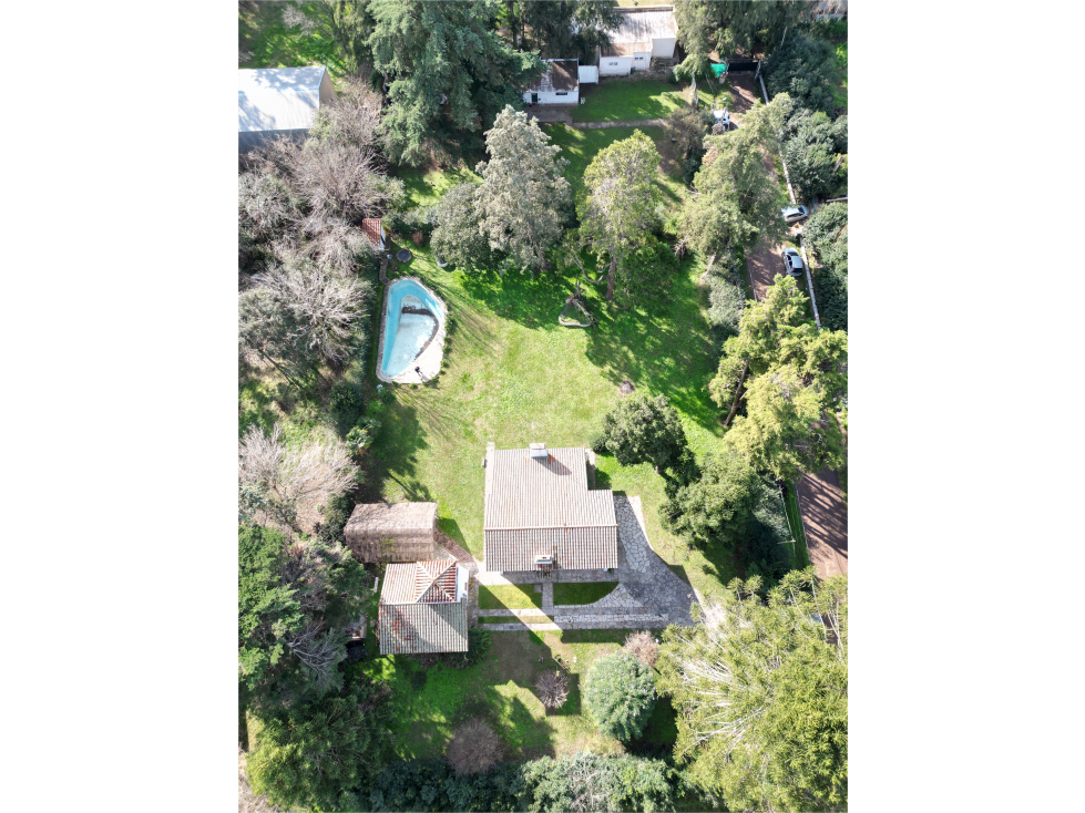 MAJESTUOSA CASA QUINTA EN LUJÁN: 3.330 m2 de Parque y Privacidad total