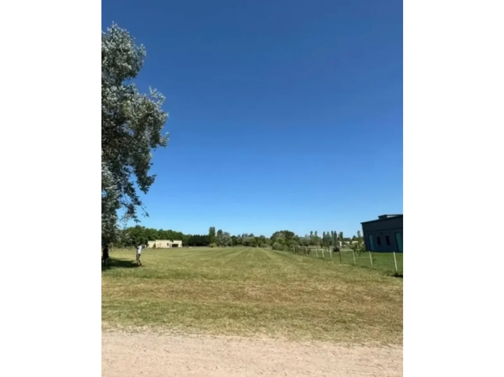TERRENO EN VENTA CLUB DE CAMPO LA CECILIA CARLOS KEEN LOTE 52 - 2