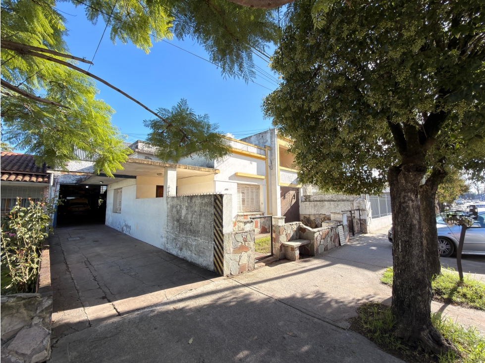 CASA EN ALQUILER CARLOS PELLEGRINI 825 A METROS DE HUMBERTO - 2