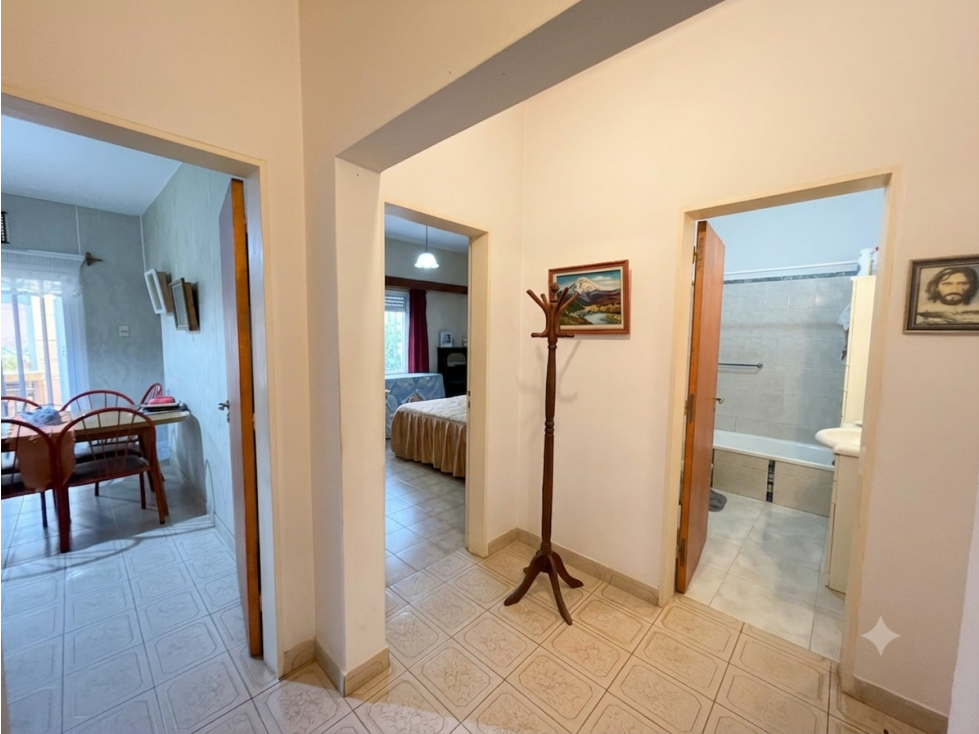 Casa EN VENTA- BARRIO SANTA ELENA - 4
