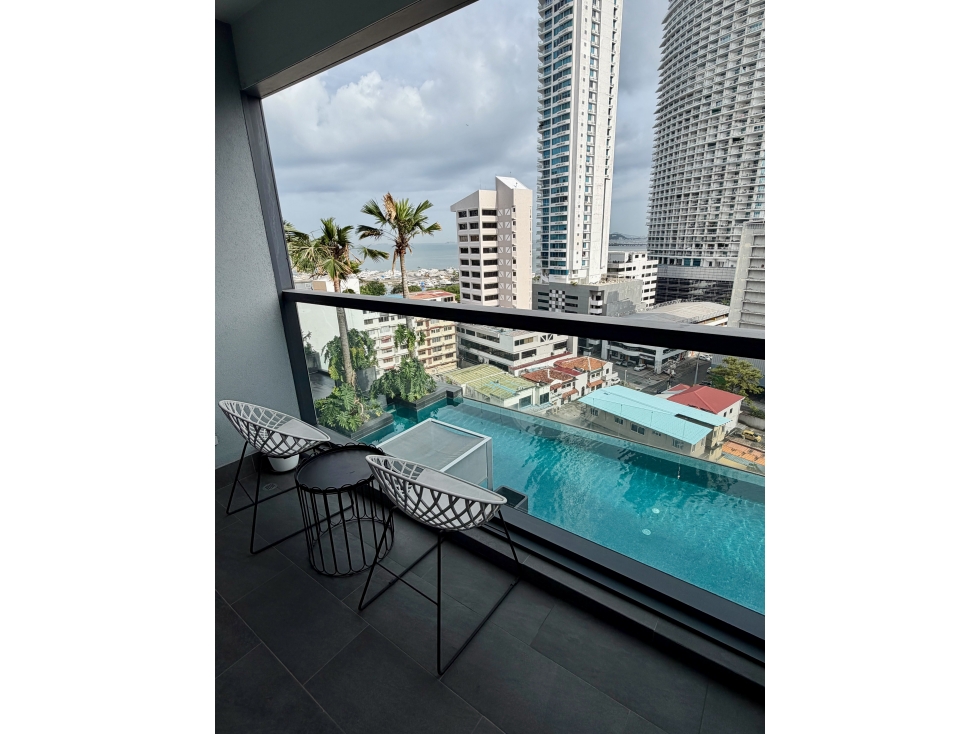 ¡SE VENDE!Â Nuovo Armani | Bella Vista
