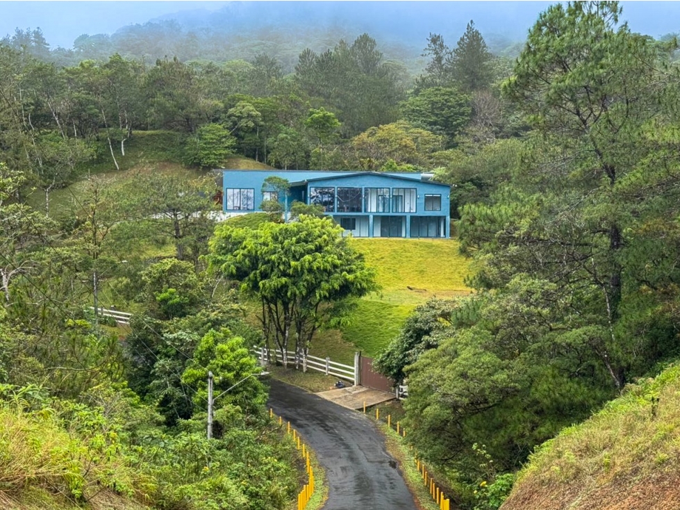 Exclusivo Hogar Altos de Maria | 443 m² sobre 3,119 m² de Terreno