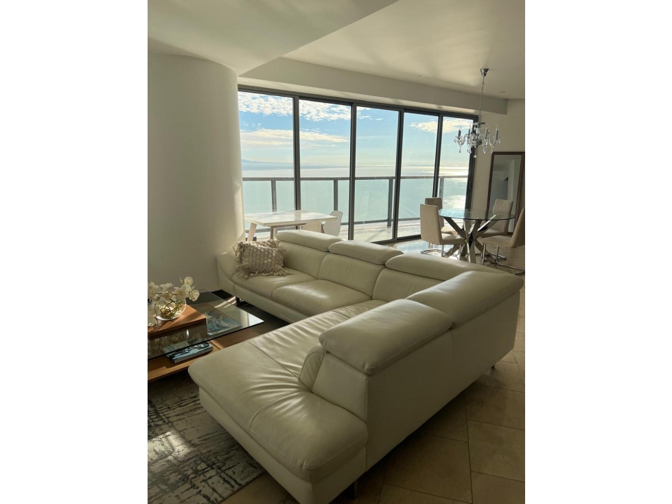 Lujo Frente al Mar en The Ocean Club | 2 Recámaras + Estudio