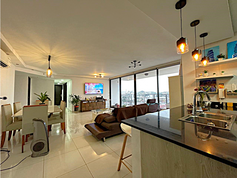 Apto amueblado, 3 rec, terraza amplia y 2 estac. en El Cangrejo — foto 3