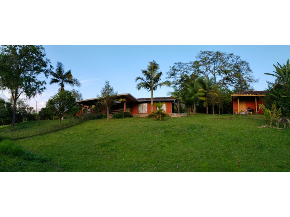casa lote con la mejor ubicación de envigado