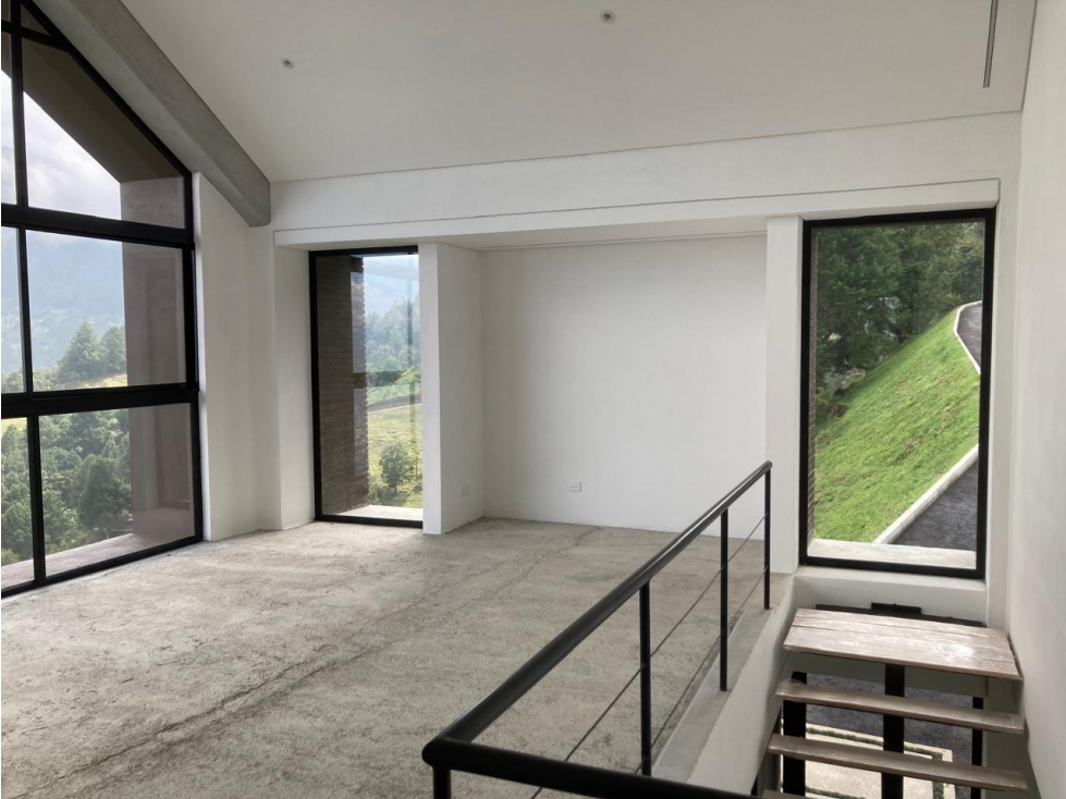casa en parcelación en envigado con la mejor vista de la ciudad — foto 2