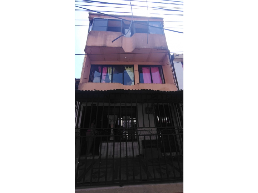Casa para la venta en los 2500 lotes, Cuba, Pereira!!!