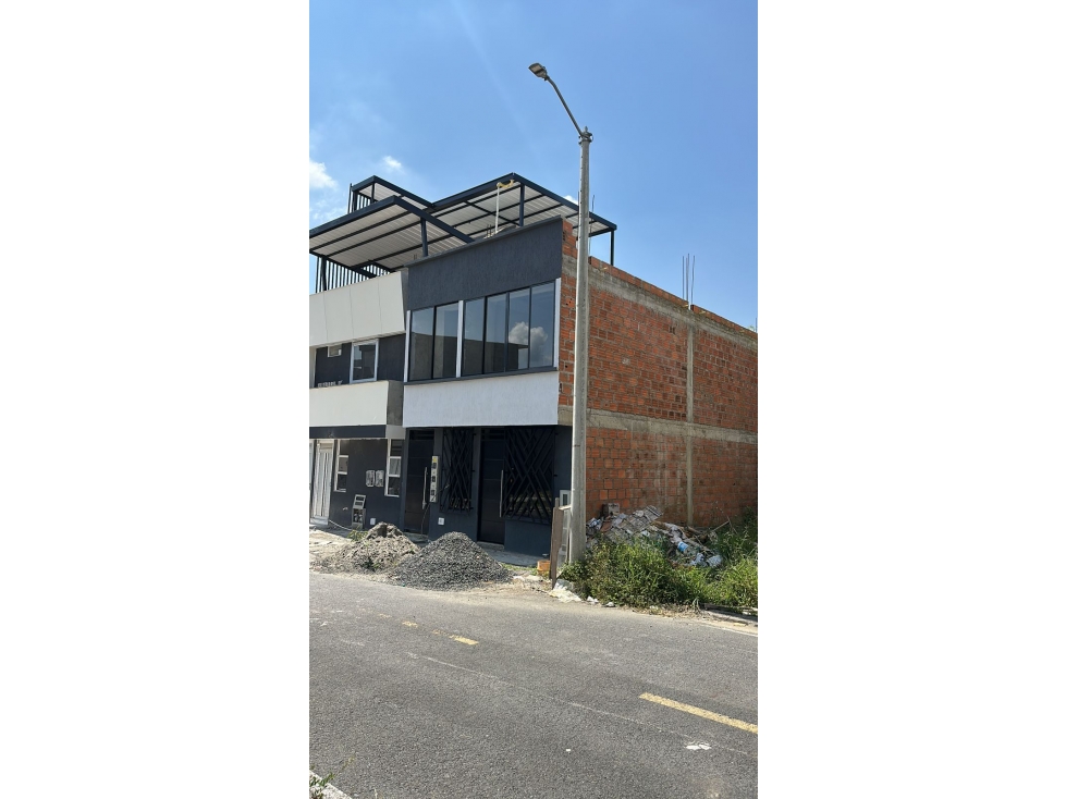 Casa residencial para la venta en Senderos de Makarí,Dosquebradas!!!