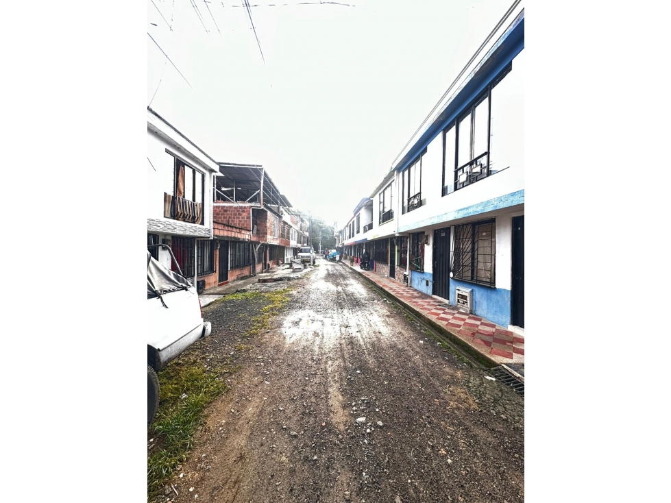 Casa con viviendas independientes en venta en Limonar, Dosquebradas — foto 2