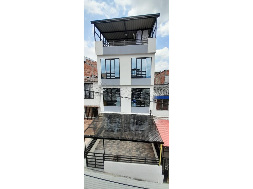 Casa con viviendas independientes para la venta en Samaria l, Pereira