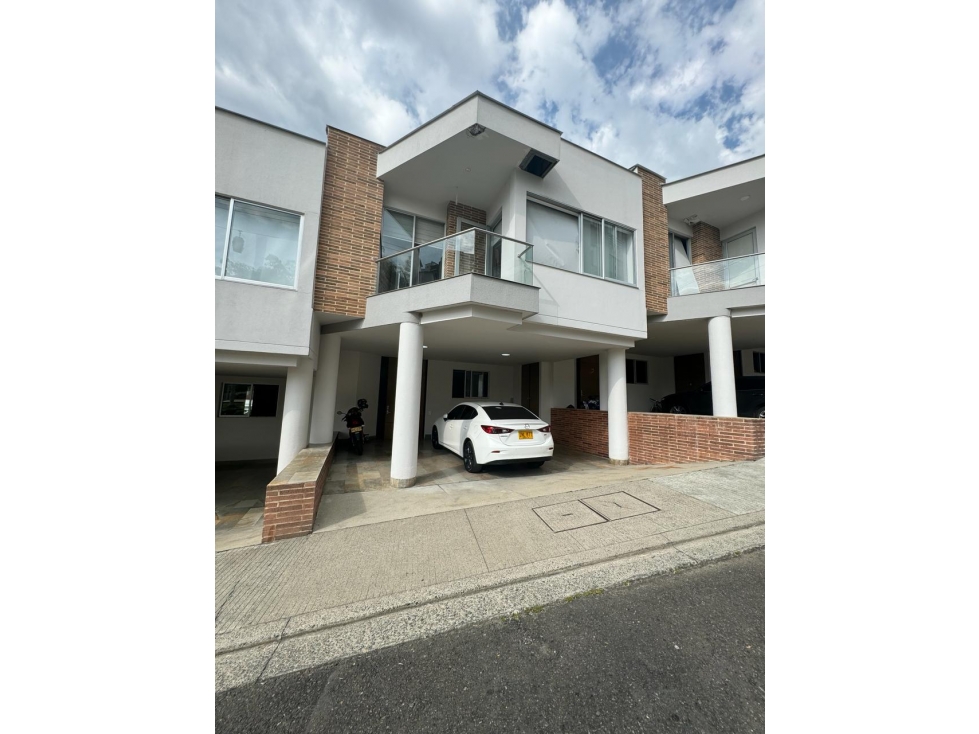 Casa en conjunto para la venta en Pinares Alto, Pereira!!!
