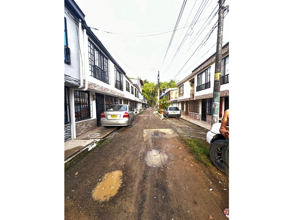 Casa con viviendas independientes en venta en Limonar, Dosquebradas — foto 3