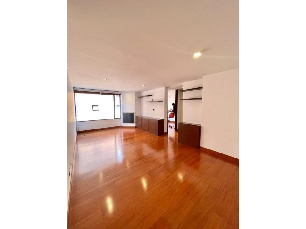 ARRIENDO LINDO APARTAMENTO MUY ILUMINADO EN EL VIRREY — foto 2
