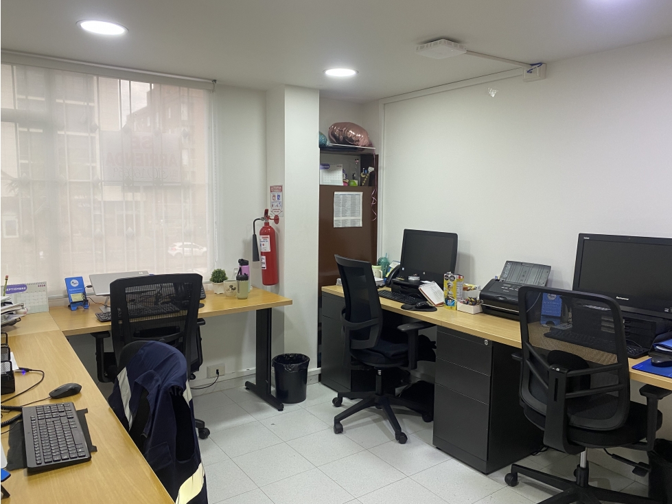 ARRIENDO LINDA OFICINA EN SANTA BARBARA CERCA A ESTACION TRANSMILENIO — foto 5