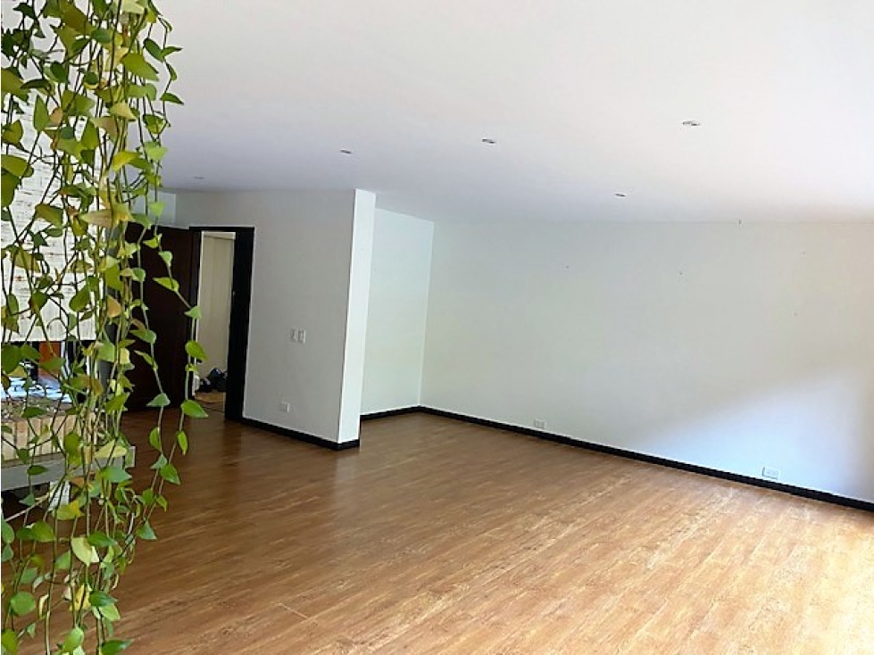 ARRIENDO LINDO APARTAMENTO FRENTE PARQUE DEL VIRREY CON TERRAZA — foto 3