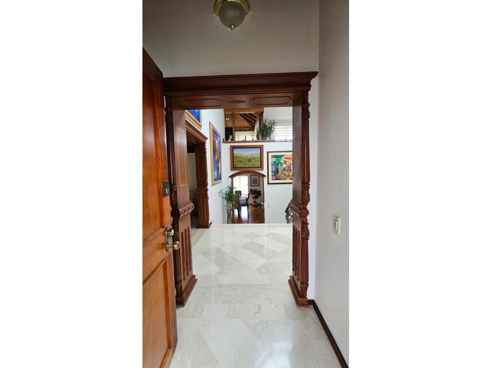VENDO LINDA CASA EN CONJUNTO CERRADO CALATAYUD