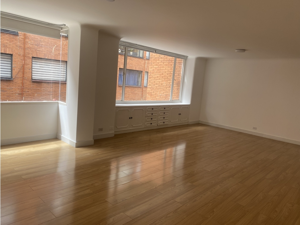 VENDO O ARRIENDO LINDO APARTAMENTO ILUMINADO EN EL NOGAL