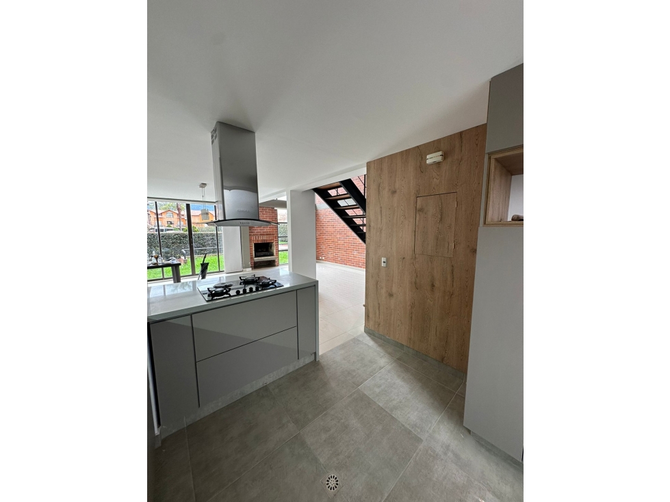 VENDO EXCELENTE CASA COMPLETAMENTE REMODELADA EN CHIA — foto 6