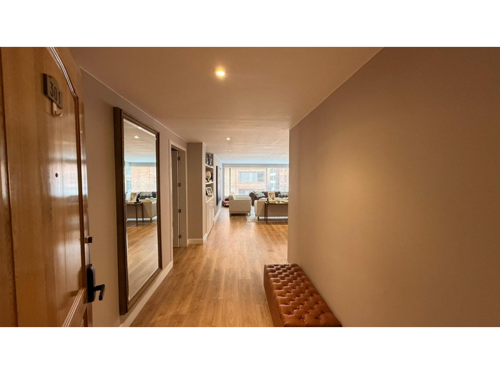 VENDO LINDO APARTAMENTO REMODELADO EN CHICO CON BALCON