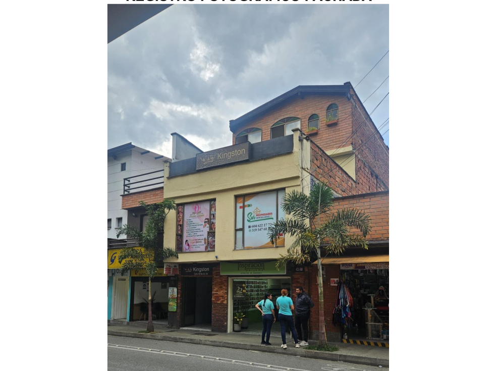 Edificio mixto de 4 pisos en el parque de Envigado - 1