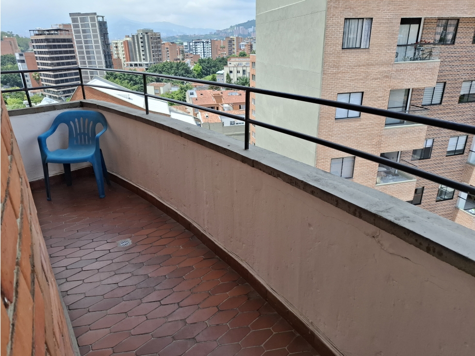 VENTA DE APARTAMENTO EN LAURELES, SECTOR SAN JOAQUIN. $490.000.000