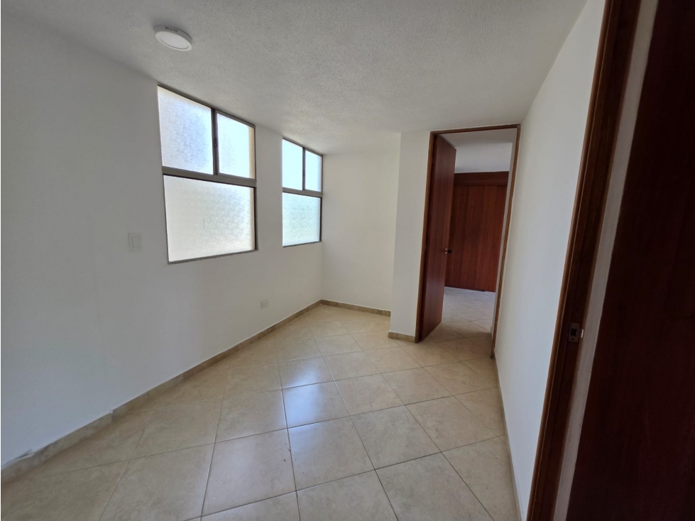 VENTA DE APARTAMENTO LOMA DE LOS BERNAL PARTE BAJA — foto 5