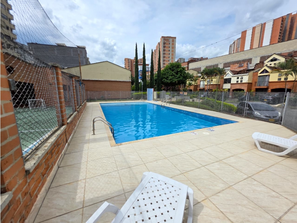 VENTA DE CASA EN SABANETA, PARTE BAJA. $860.000.000