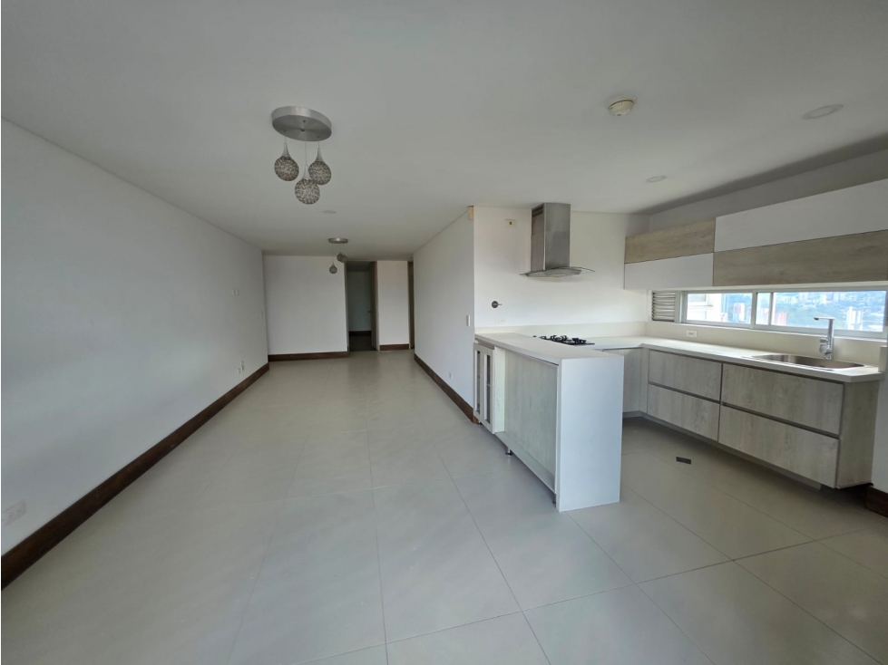 VENTA DE APARTAMENTO EN SABANETA, $760.000.000