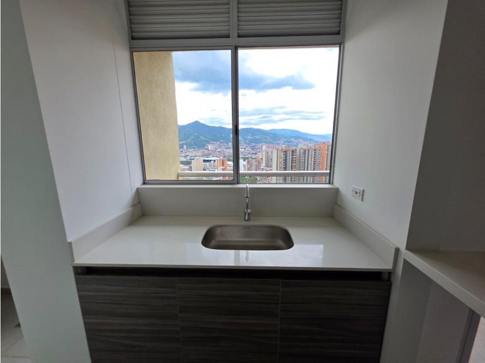 VENTA DE APARTAMENTO EN SABANETA, $560.000.000 — foto 2