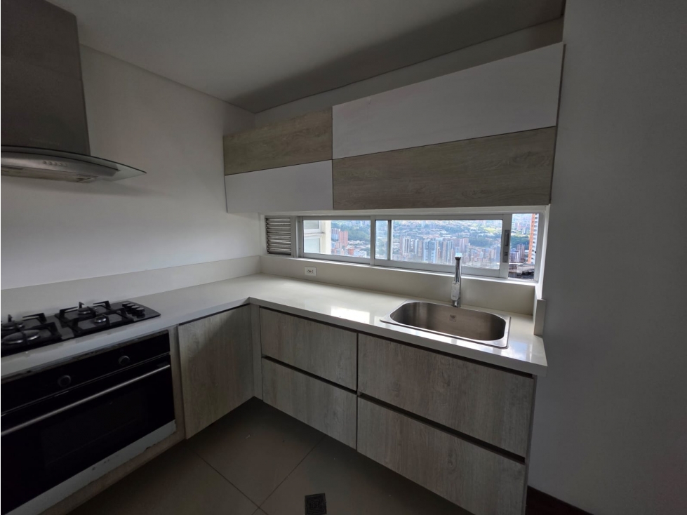 VENTA DE APARTAMENTO EN SABANETA, $760.000.000 — foto 2