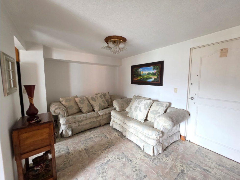 VENTA DE APARTAMENTO LOMA DE LOS BERNAL PARTE BAJA DUPLEX $620.000.000 — foto 2