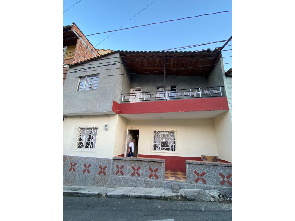 venta de casa unifamiliar Copacabana - proyección de expansión