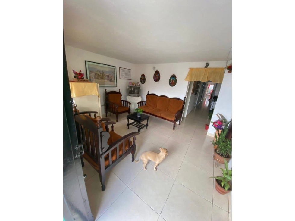 Amplia Casa 6 Alcobas en Sta Cruz Excelente Ubicación/Conectividad