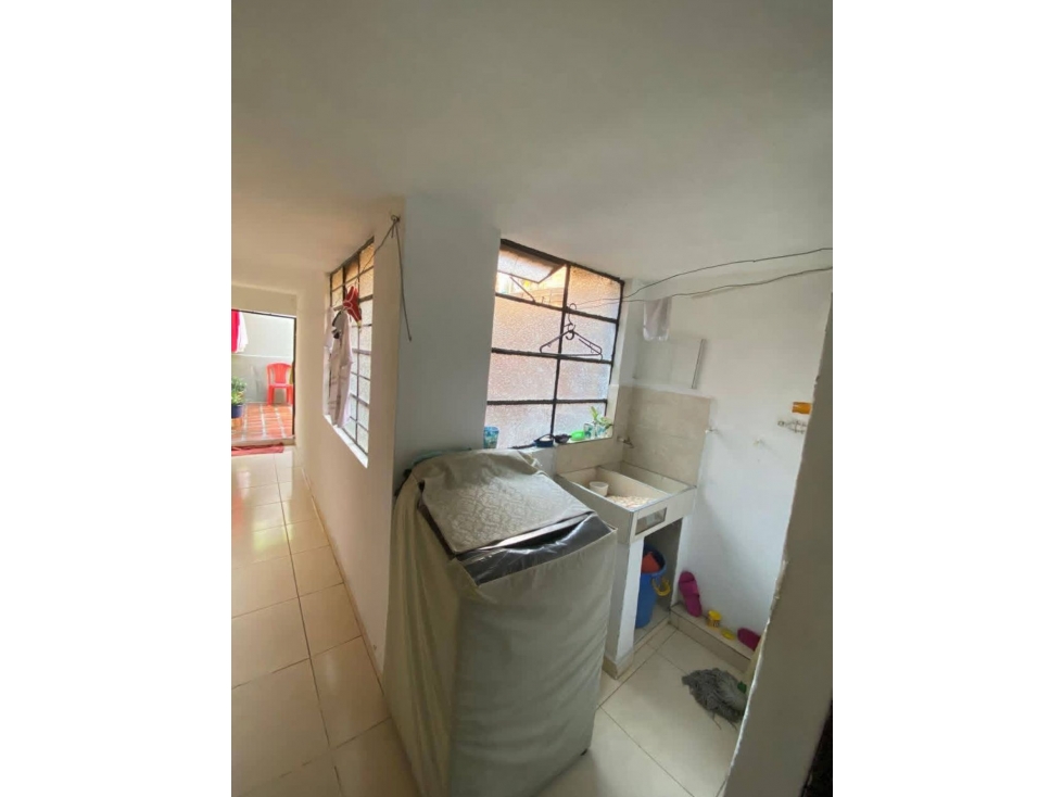 Amplia Casa 6 Alcobas en Sta Cruz Excelente Ubicación/Conectividad — foto 4