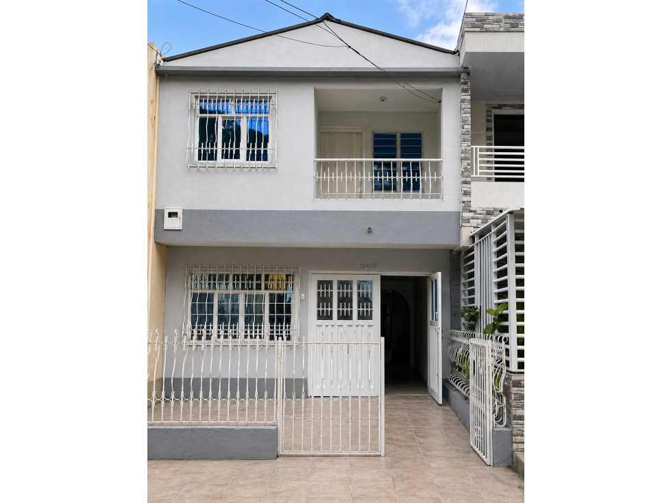SE VENDE CASA AMPLIA EN URIBE EXCELENTE UBICACIÓN