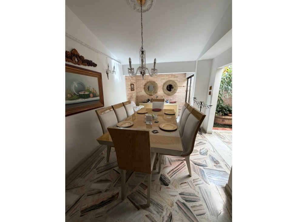 SE VENDE HERMOSA CASA EN LAS MERCEDES — foto 2